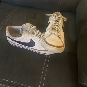 Nike Men's White and Black Sneakers